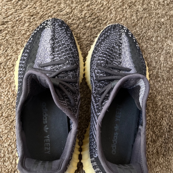 Yeezy - Picture 5 of 6